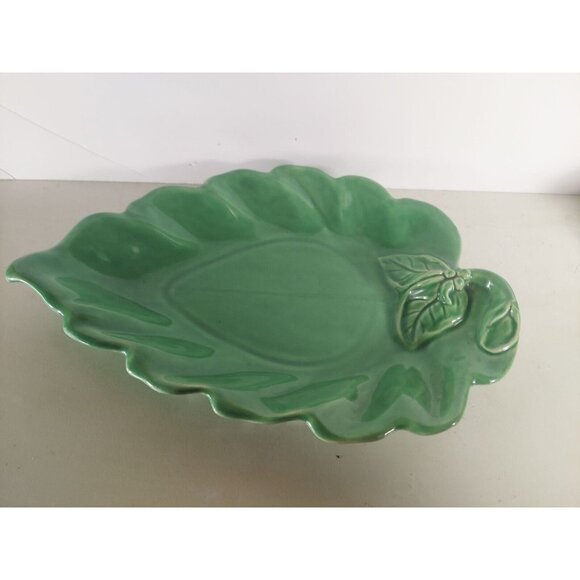 Pottery Guild Green Leaf Dish - Picture 2 of 3
